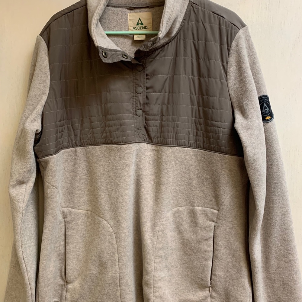 Ascend Tan fleece shirt. Women’s XL